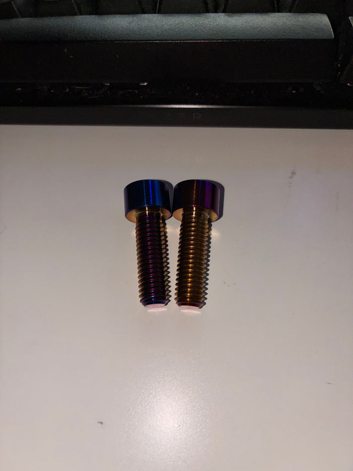 Surron Style Triangle Bolts