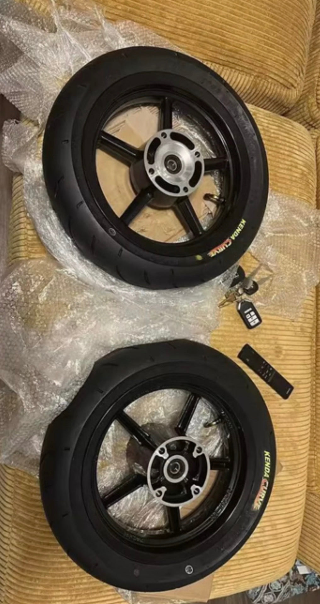 Tuttio/ Yozma supermotos
