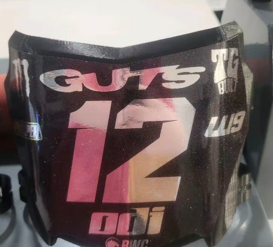 Motocutz plate with decal