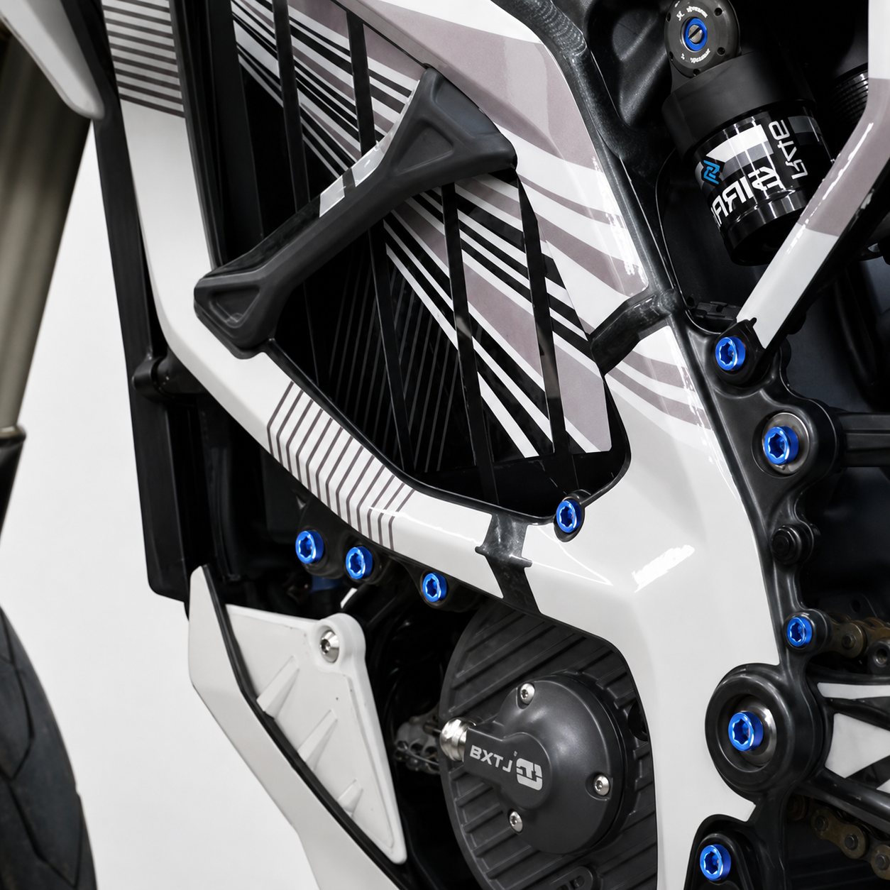 Titanium bolt kit for lbx￼